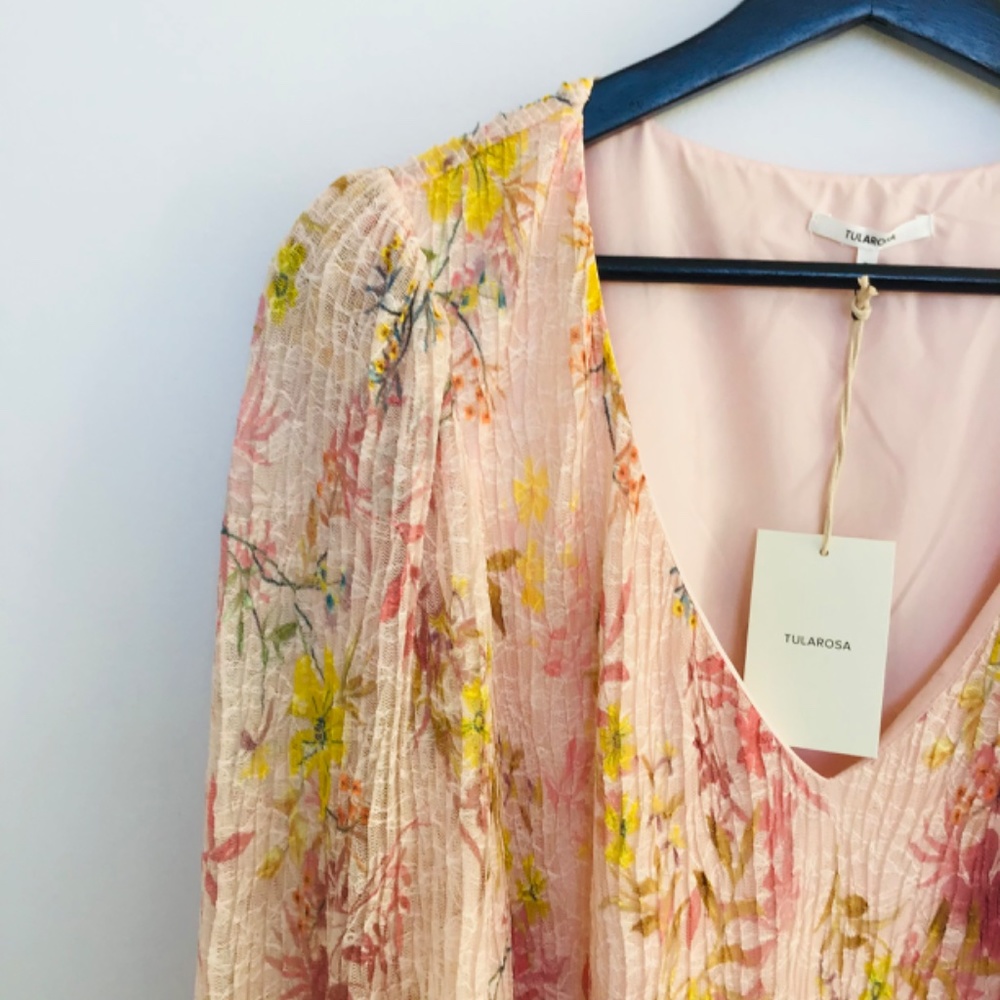 TULAROSA size S Evelyn short dress with floral pattern in pastel colours - BNWT - Picture 3 of 9